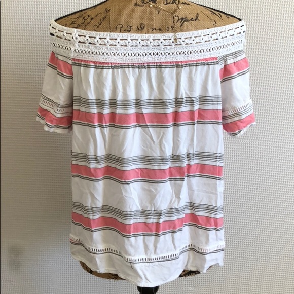 COMO Vintage!! Cute off shoulder Top!! - Picture 3 of 6